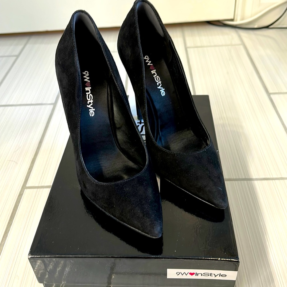 9W Black Suede Pumps